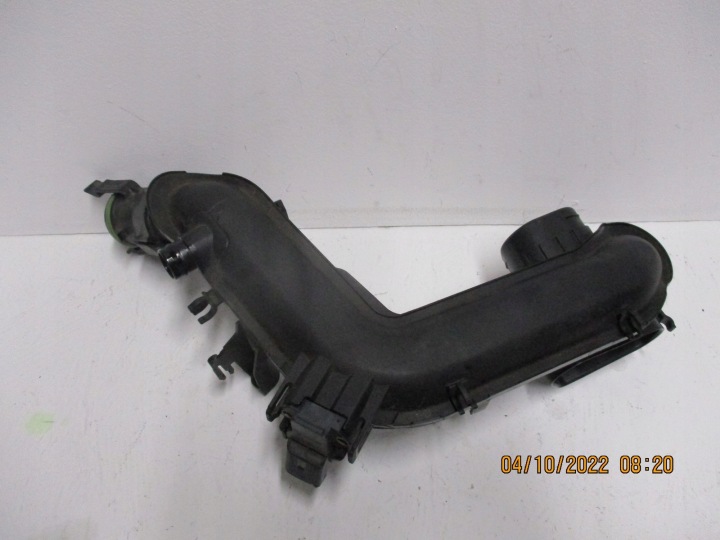 intake air pipe VW 04C145673E