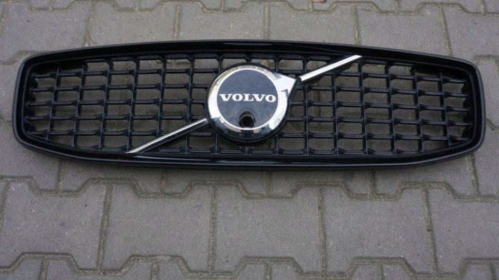 VOLVO S90 V90 R-design - grill grille below RADAR and KAMERE