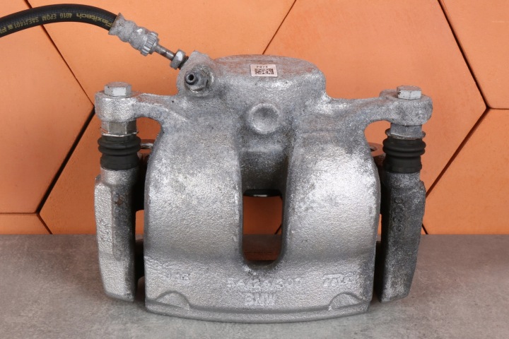 BMW G20 G21 G22 G23 G26 G42 PINZA FRENO freno sinistra Anteriore 54/24/307 6860265