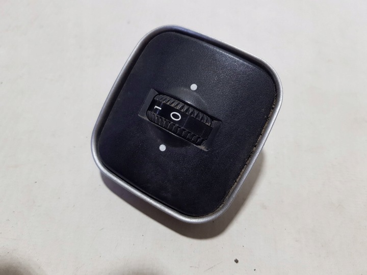 ovladac ovládání vyhřívání sedačka MERCEDES SL R230 W220 2208000878