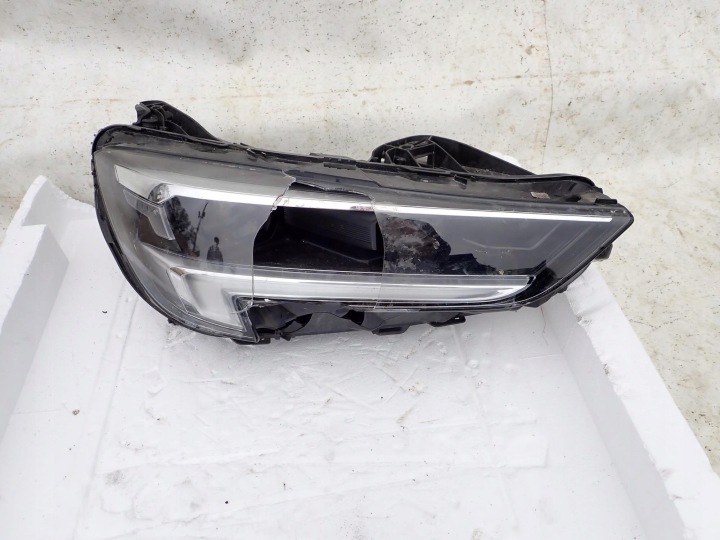 OPEL INSIGNIA B FL 20-22 PUSZKA Licht vorne rechts