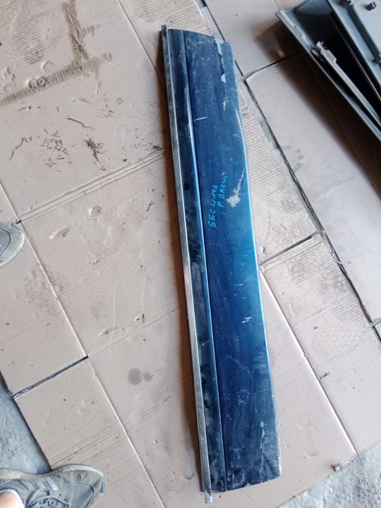 moulding door right MERCEDES W126 SEC 1266904640