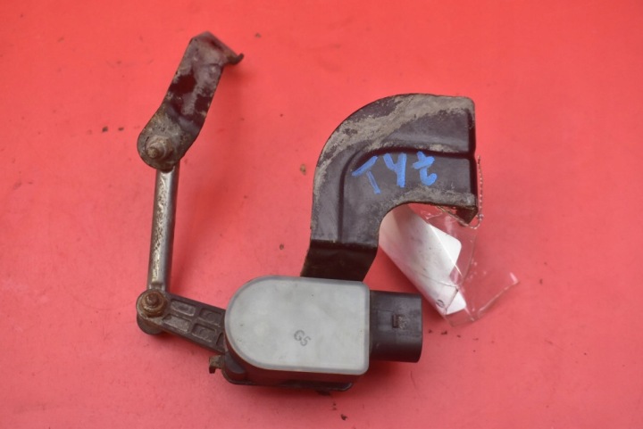 snimač POZIOMOWANIA fara stražnji 5381289900 NISSAN LEAF i ZE0 LIFT 10-17