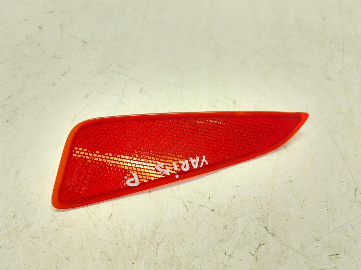 TOYOTA YARIS IV Odblask of a bumper rear part right 81910-F4010