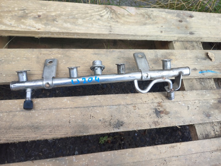 Kraftstoffverteiler Einspritzleiste Mercedes-Benz C W204 1.8 A2720780092