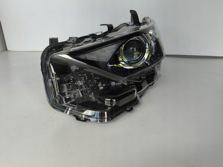 Licht links REFLEKTOR TOYOTA AURIS II 15- LIFT