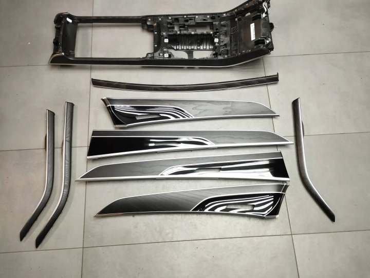 Audi A8 4N D5 mouldings door DEKORY 2YA