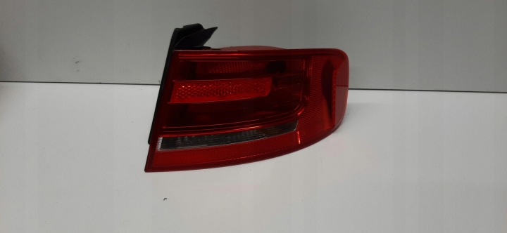 AUDI A4 B8 Sedan Licht rechts heck hinten Außen- ZWYKLA OE