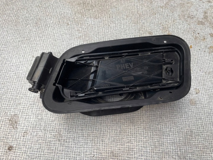 Tankklappe des Kraftstoffsbehälters AUDI A7 S7 4K8 4K8810593 @M