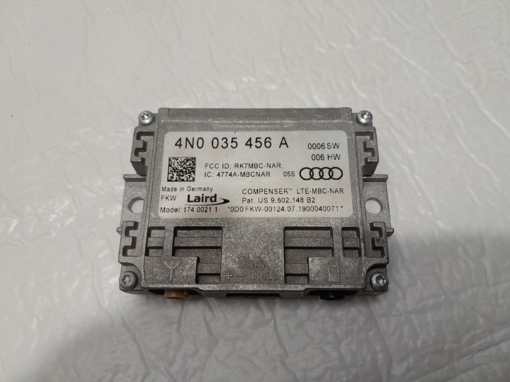 AUDI Q5 80A Verstärker SYGNALU TEELFONII 4N0035456A