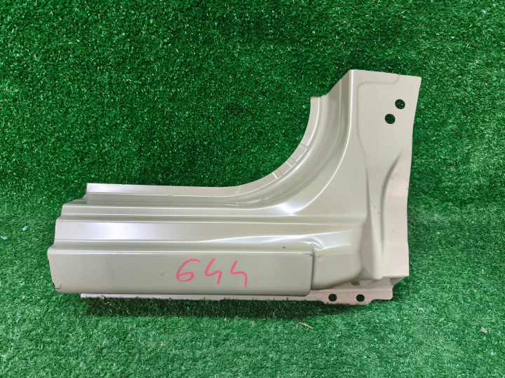 Garniture moulure montant Jupe Droite SUZUKI SWIFT MK8 NR.SP644