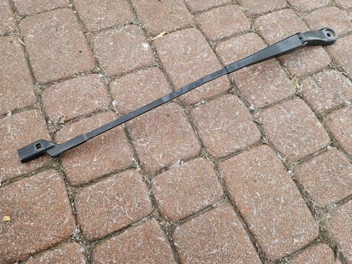 Pioro nosač metlica brisača EUROPA lijevog Opel Zafira C 20812593
