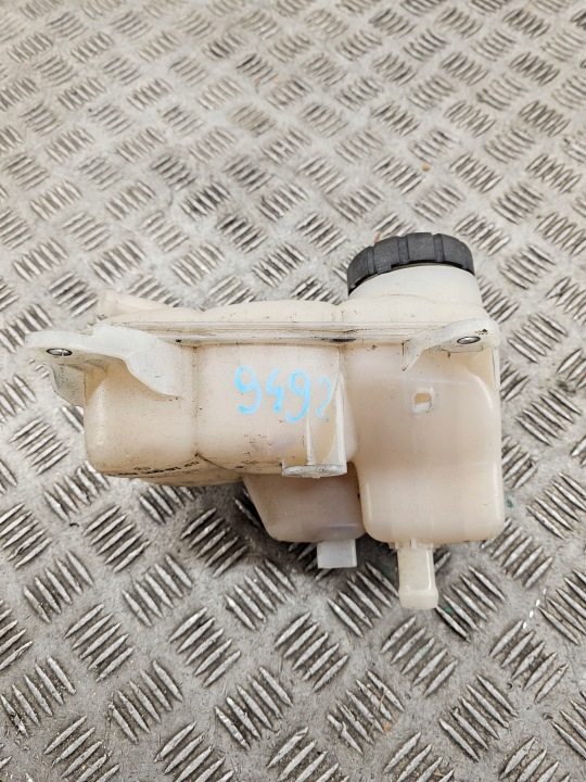 Scheibenwaschbehälter des Kühlers Mercedes Vito W447 OE A4475000149