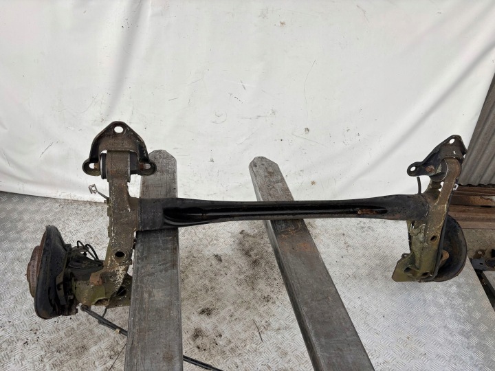 RINFORZO PARAURTI posteriore PONTE POSTERIORE Sospensione OPEL ASTRA III H 3