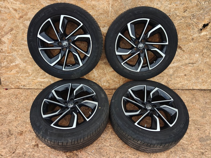 roues disques MG ZX MICHELIN PRIMACY 3 215 55 17 7Jx17 ET41 10598024 2022 année