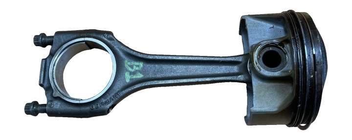 PORSCHE MACAN and S 95B 3.0 2014- piston connecting rod of the engine 9461031191R 96P69