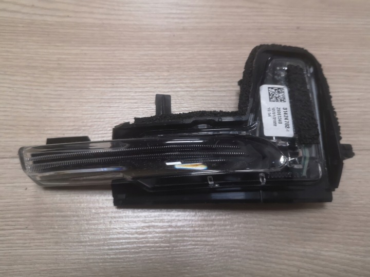 VOLVO XC60 II XC90 II indicator LED of the right mirrors OE