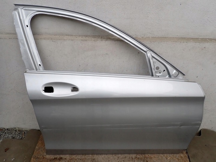 dvere pravé predné pravý predok MERCEDES C KLASA 205 2014-2021 A2057220210
