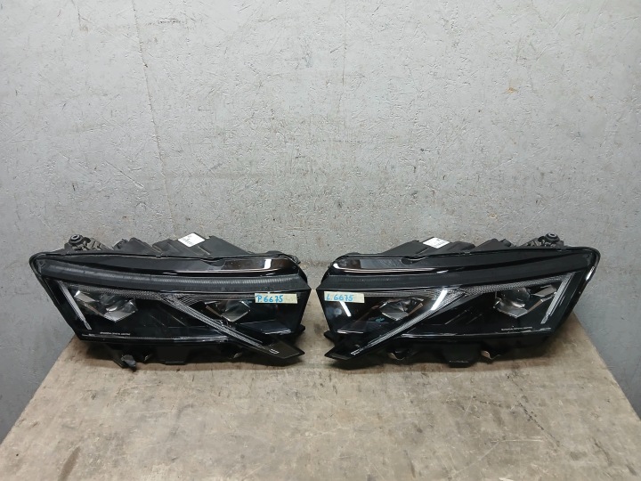 light lights front right left SKODA OCTAVIA IV 4 LIFT FULL LED 5E4941036