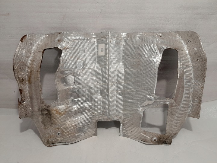 AUDI A4 B9 LIFT Couverture tablier moteur TERMICZNA TUNELU SRODKOWEGO 8W0803979P