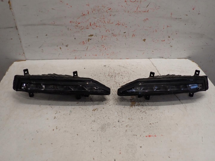 fendinebbia Destra SKODA SUPERB III LIFT 19- 3V0941700B