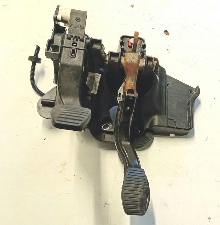pedale PEDAL Bremse der Kupplung CORSA E EUROPA 13444180