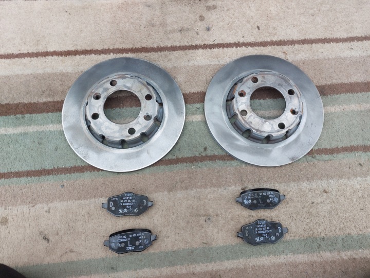 kotuče platnicky zadok OPEL CORSA F 23r nové 9827734980