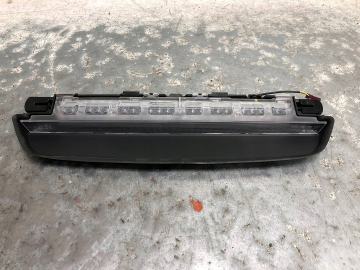 TRZECIE Feux phare STOP BMW G11 02456869901