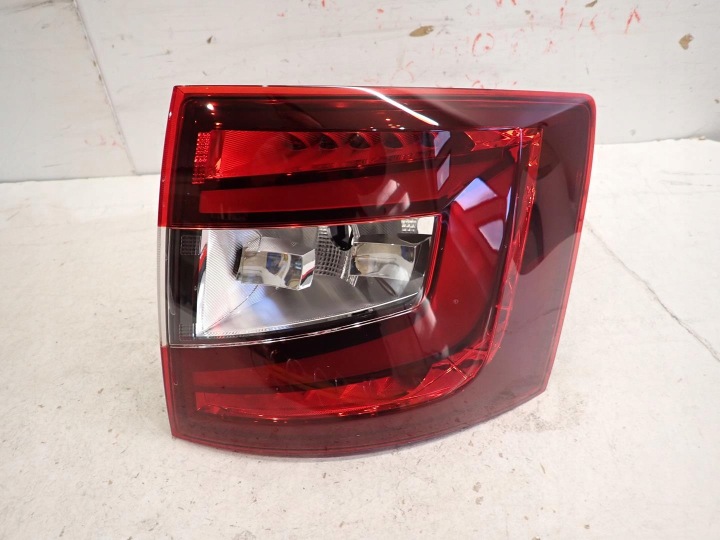 Licht heck hinten rechts SKODA OCTAVIA III LIFT 2016- LED KOMBI 5E9945208