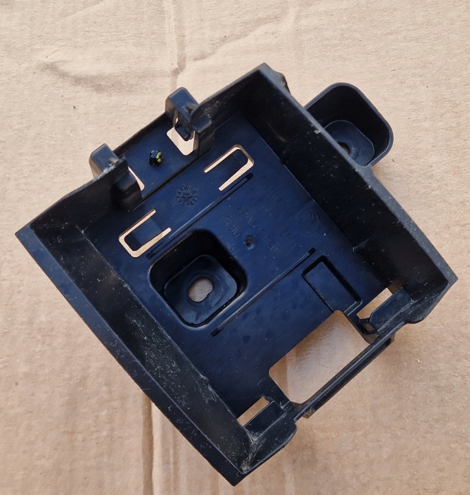 KOSZYK RADARU 3V5907456A SKODA SUPERB III berlina come nuovo