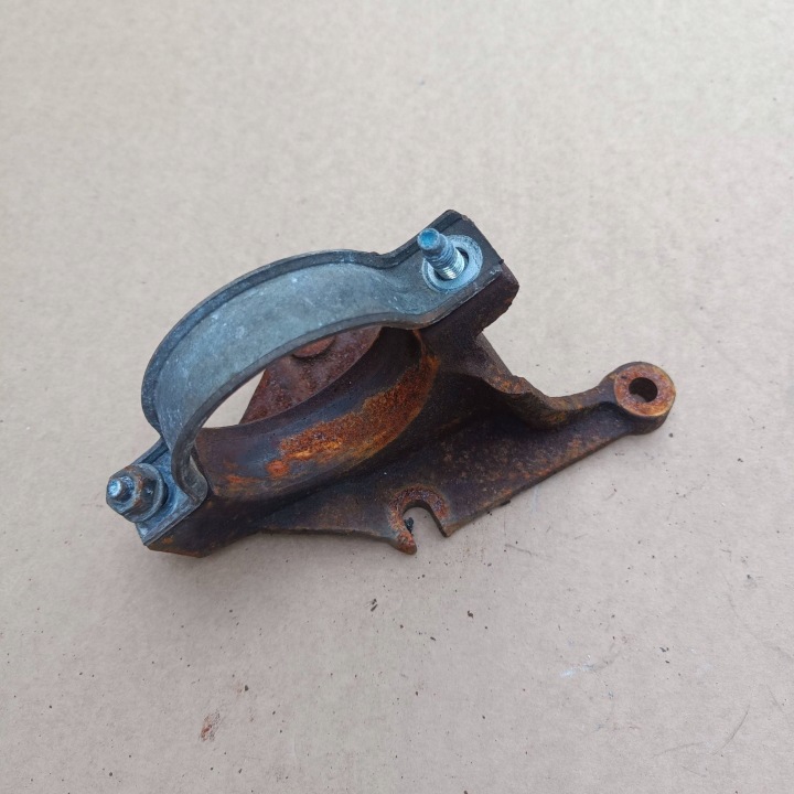 Ford Fiesta MK7 ST 1.6 EB console / holder semi-axes