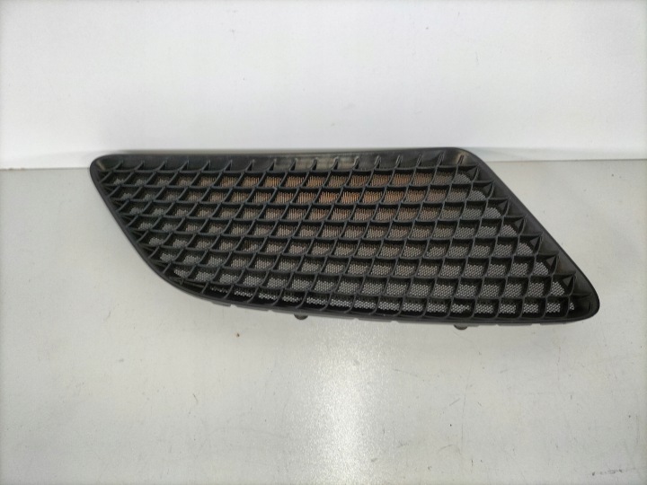 griglia Tubo d’ingresso del cofano Destro MERCEDES AMG GT 190 14
