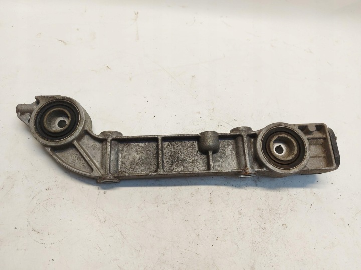 Mercedes EQV w447 V-klasa console holder of the engine right a4473423500