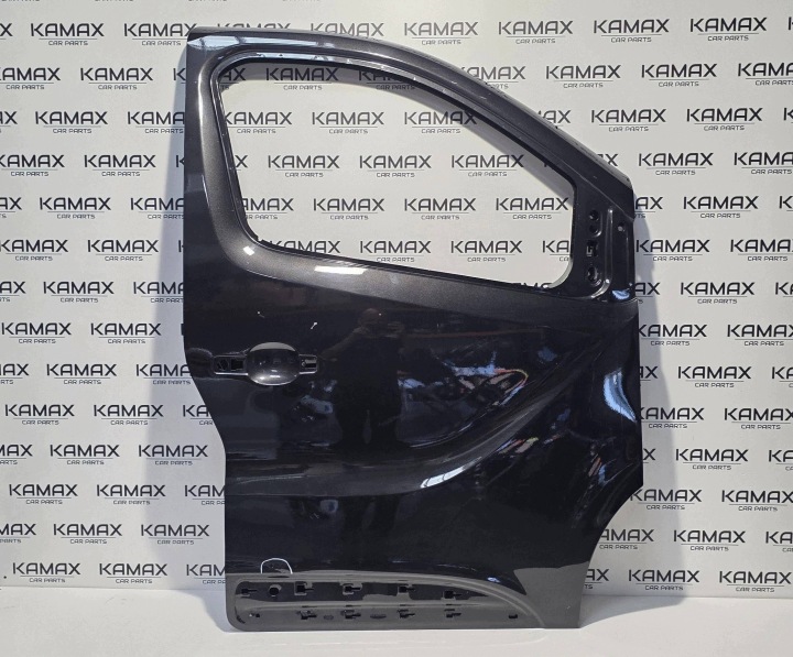 dveře přední pravá strana Renault Trafic III (X82)