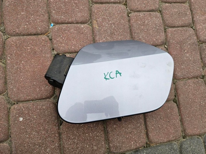Tankklappe des Kraftstoffsbehälters wlew KCA Opel Corsa F 39167574 39167575