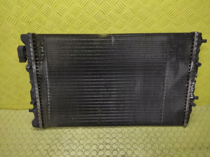 SKODA ROOMSTER 1.4 Radiatore motore usato 6Q0121253Q