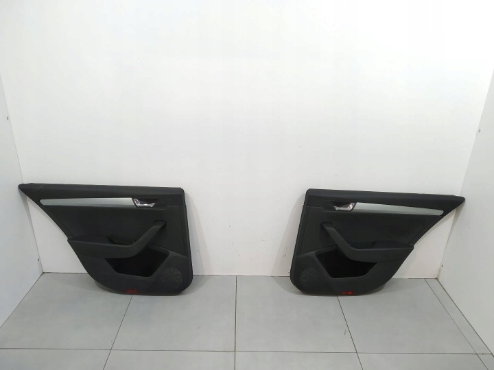 Habillage revêtement panneau intérieur porte Latérale/côté Gauche Droite Arrière KOMBI KPL Skoda Superb III (2015-)