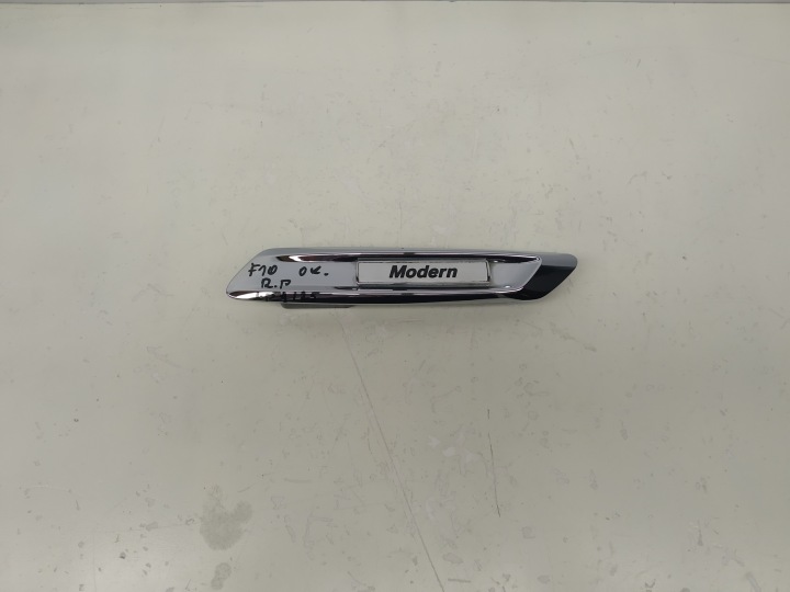 Bmw Serii 5 F10 F11 Modern lišta chrom krytka blatníku předek pravý OM