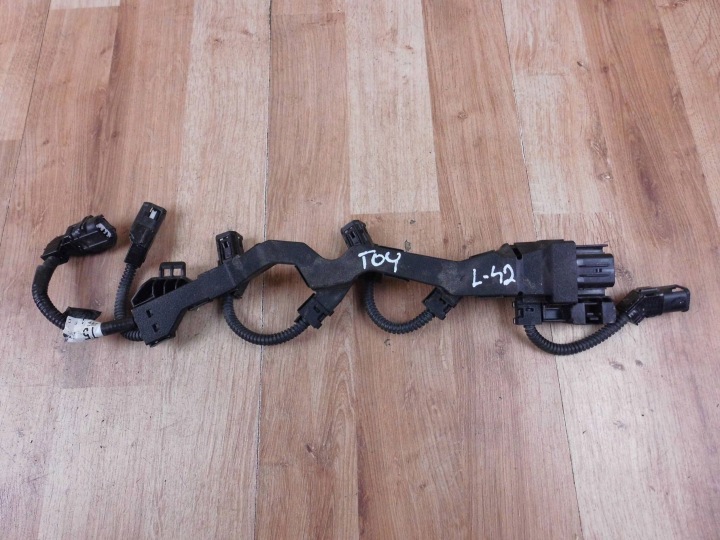 Toyota RAV4 V 2.5 HYBRDID kabelaža instalacija wtryskiwaczy goriva 8212533220