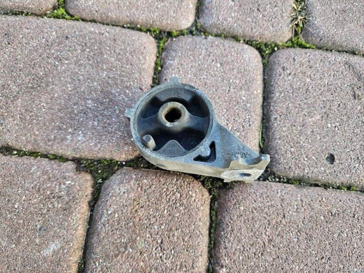 bracket holder holder tlumika Peugeot Opel Grandland X 743253