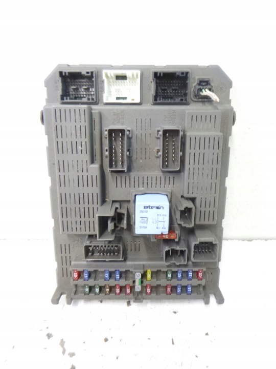 modul BSI Szkerény biztosítékszekrény Citroen C5 3.0 2002r. 9645352980