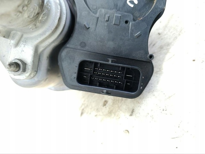 Mercedes-Benz EQS SUV 2023 A2969009811-jarrupumppu 7