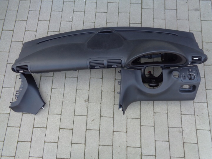 armatura kokpit DASHBOARD ANGLIK MERCEDES CLC 203CL