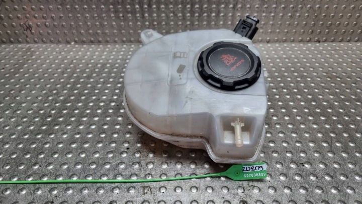 Ausdehnungsbehälter 5WA121407F VW TIGUAN II TOURAN III 5T AUDI Q3 83A
