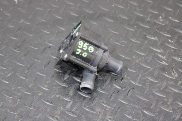 pompe circulation d’eau PORSCHE MACAN 95B 8K0819147A