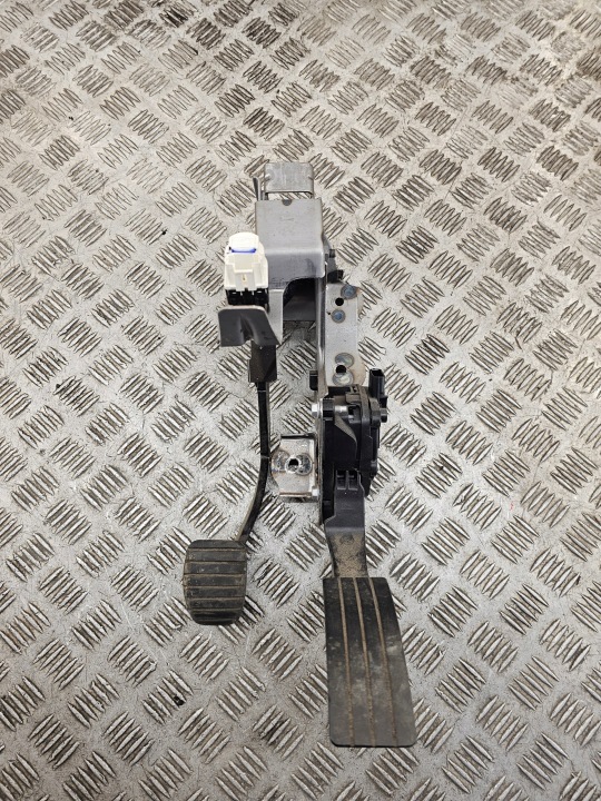 RENAULT CLIO IV 15r PEDAL POTTENCJOMETR GAZU fék 180029347R