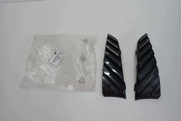 PEUGEOT 2008 II LIFT 23- rács lökhárító bal jobb 9852658080