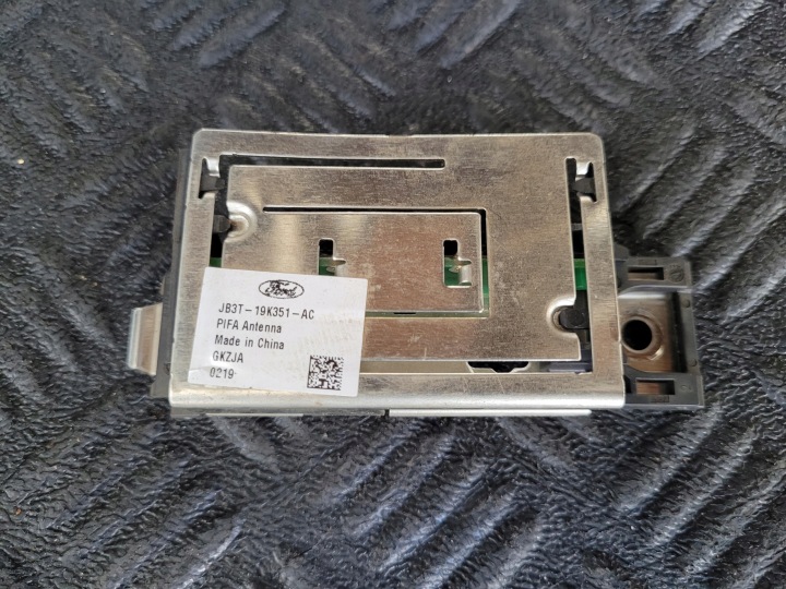 modulo AMPLIFICATORE ANTENY JB3T-19K351-AC FORD RANGER V LIFT 3.2 TDCI