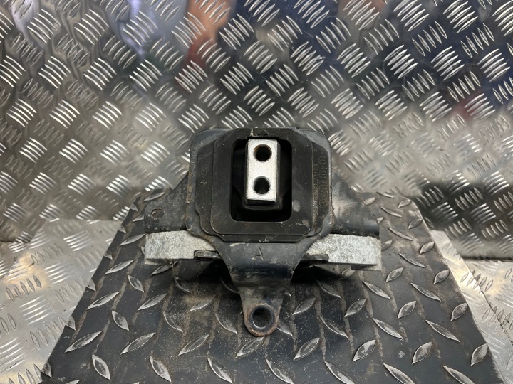 gearbox mounting KIA SPORTAGE 4 2016 21830-F1000