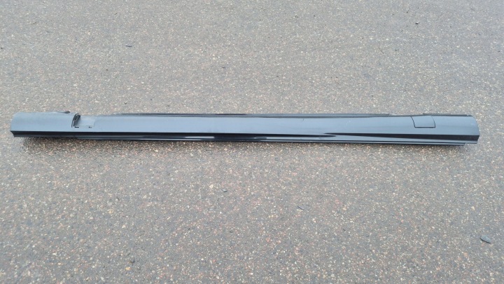 moulding threshold exterior right 2126901640 197 MERCEDES W212 AMG